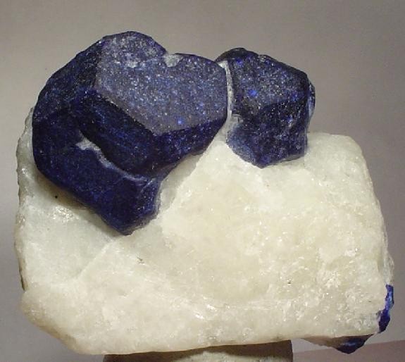 File:Lazurite-205936.jpg