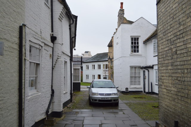 File:Magdalene College - Mallory Court - geograph.org.uk - 5342313.jpg