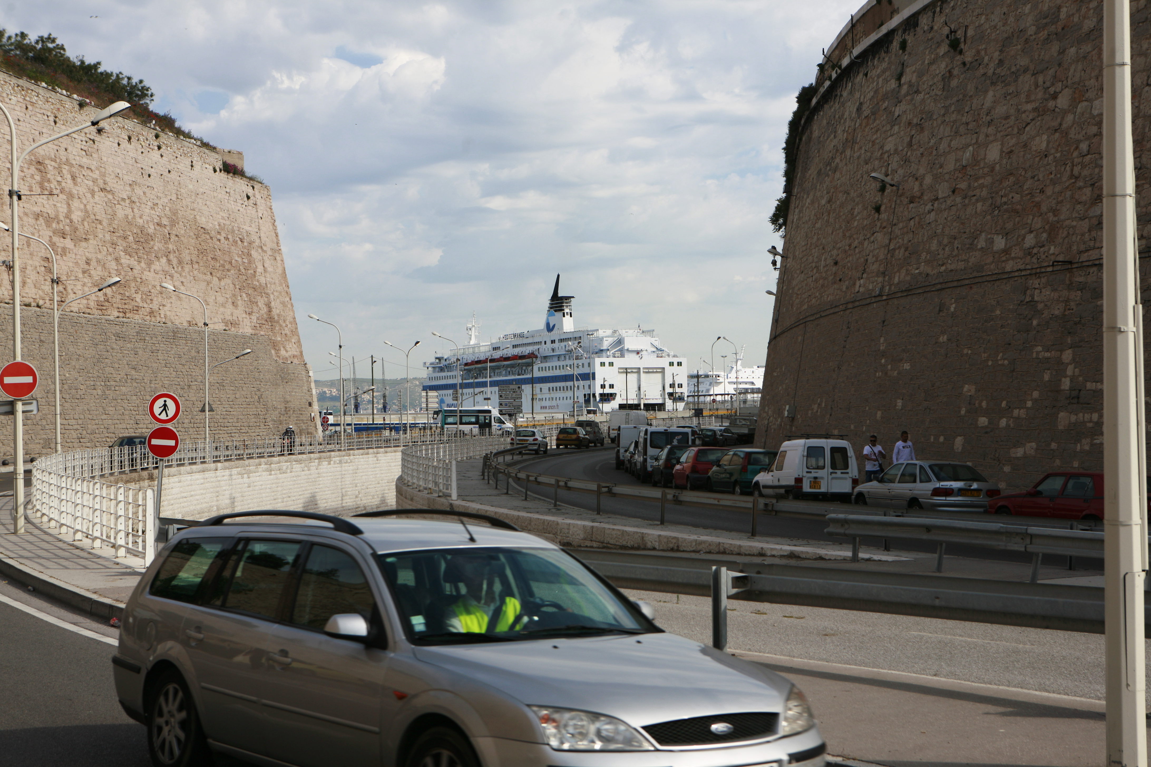 Marseille harbour mg 6508.jpg