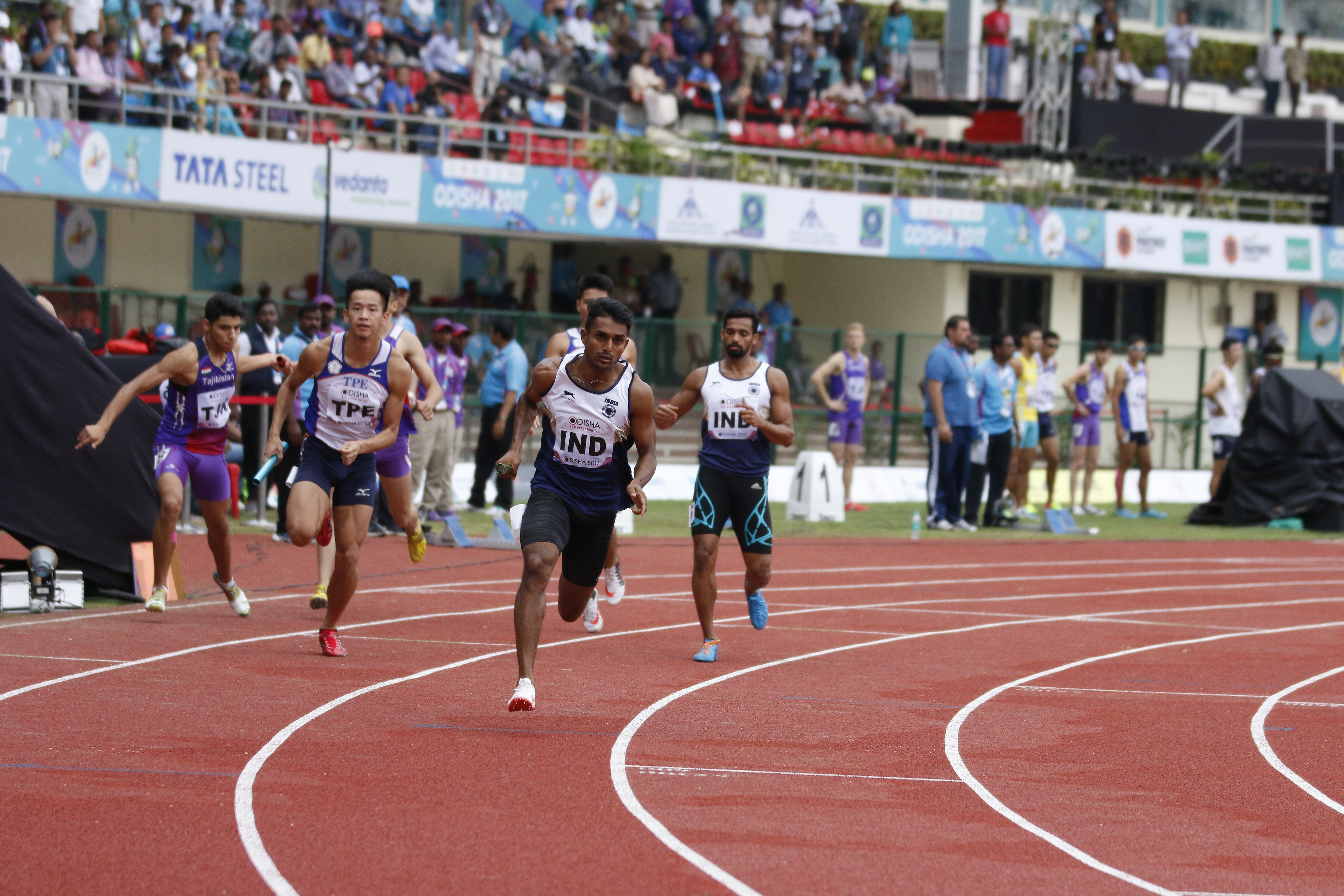 Datei Men 4x400m Relay Race In Progress Jpg Wikipedia