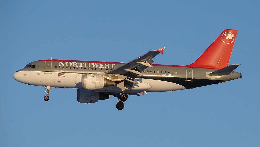 NWA Airbus on short final 35 (385603096).jpg