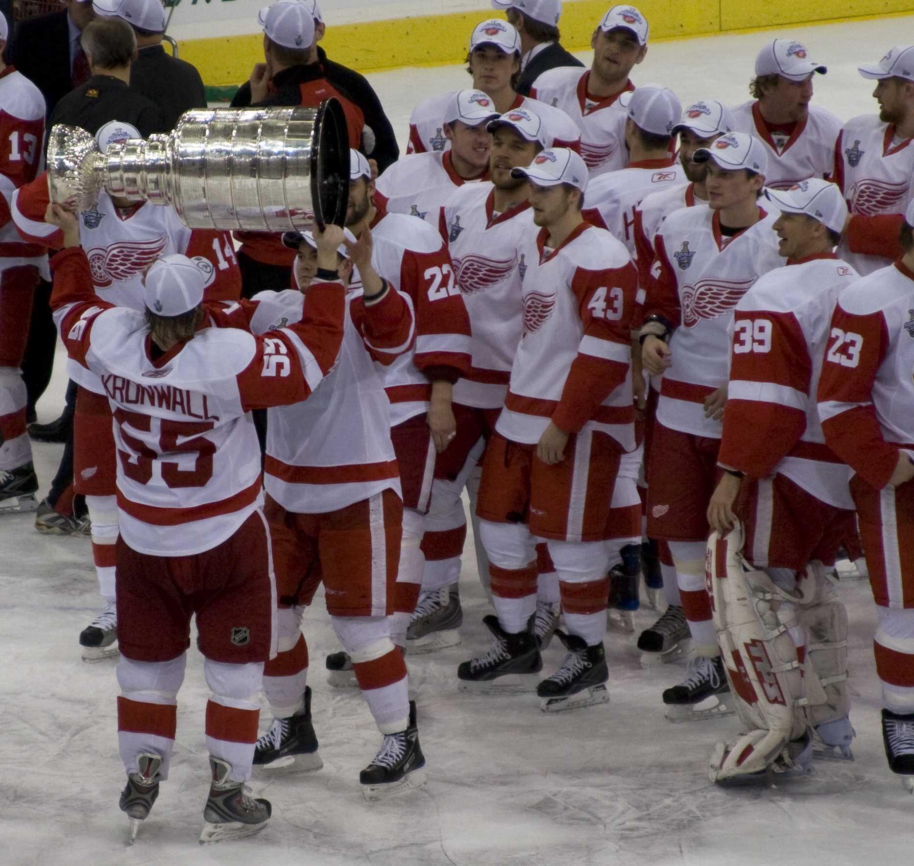 Red Wings hire franchise legend Nicklas Lidstrom as VP of hockey