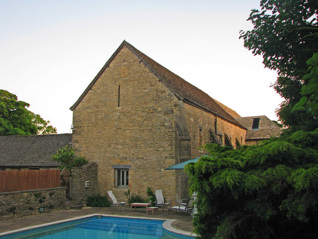 File:Northern end of Calcot tithe barn - geograph.org.uk - 906153.jpg