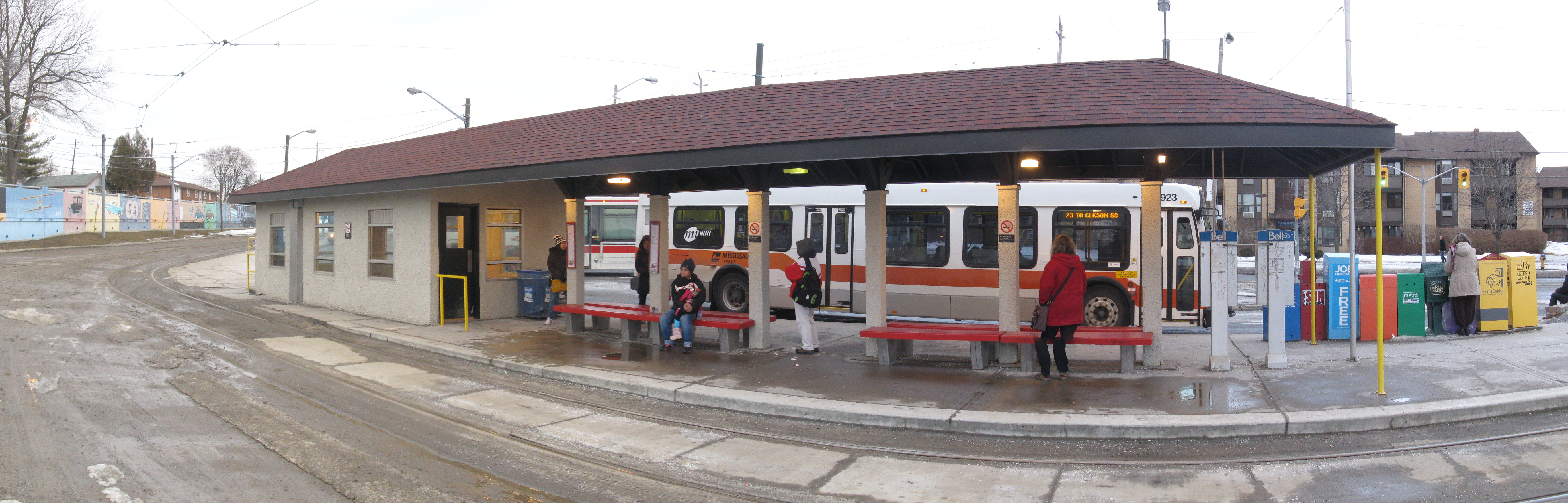 File:Panorama of the passenger terminal at the TTC's Long Branch loop.jpg -  Wikimedia Commons