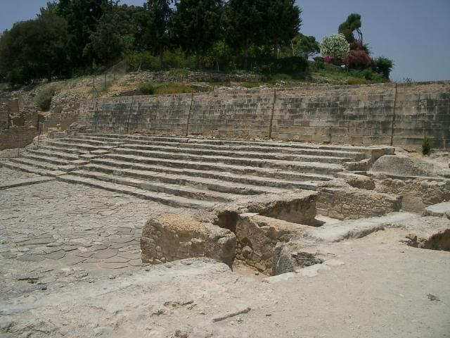 File:Phaistos palace.jpg