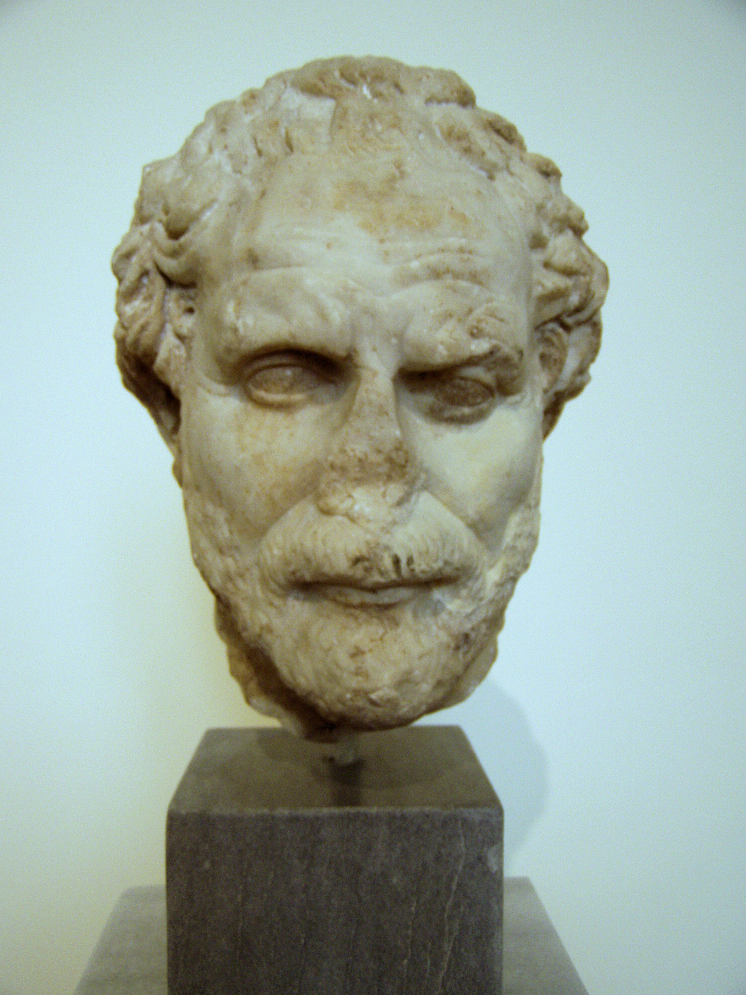 Portrait head of the orator Demosthenes NAMA 327 (DerHexer).JPG