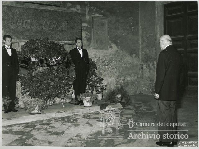 File:Robert Schuman tomba Alcide De Gasperi.jpg