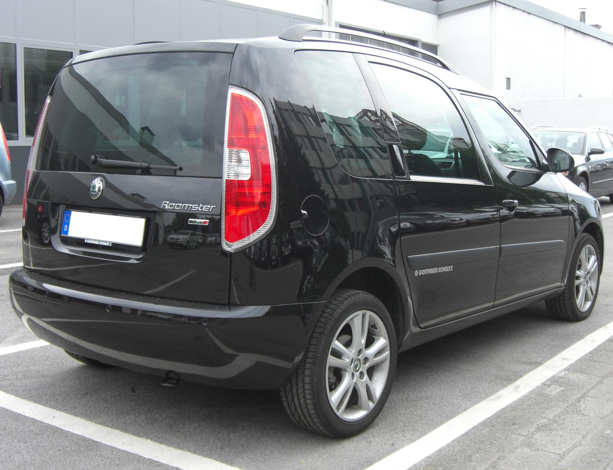 File:Skoda Roomster (Facelift) – Frontansicht, 28. Mai 2011, Düsseldorf.jpg  - Wikimedia Commons