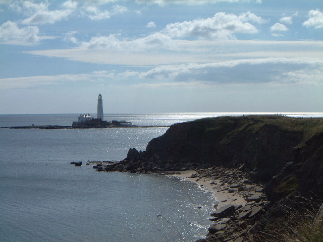 File:St Mary's lighthouse Old Hartley Northumberland - geograph.org.uk - 13271.jpg