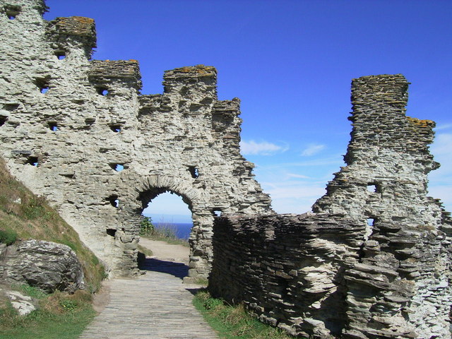 File:The Ruins - geograph.org.uk - 401663.jpg