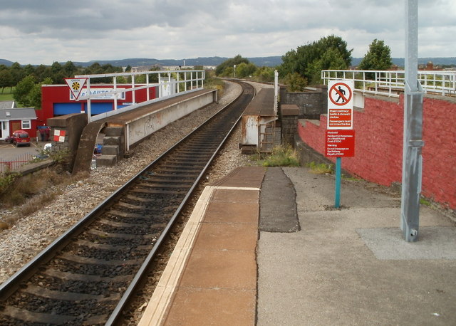 File:The view north from Grangetown railway station, Cardiff - geograph.org.uk - 2047227.jpg