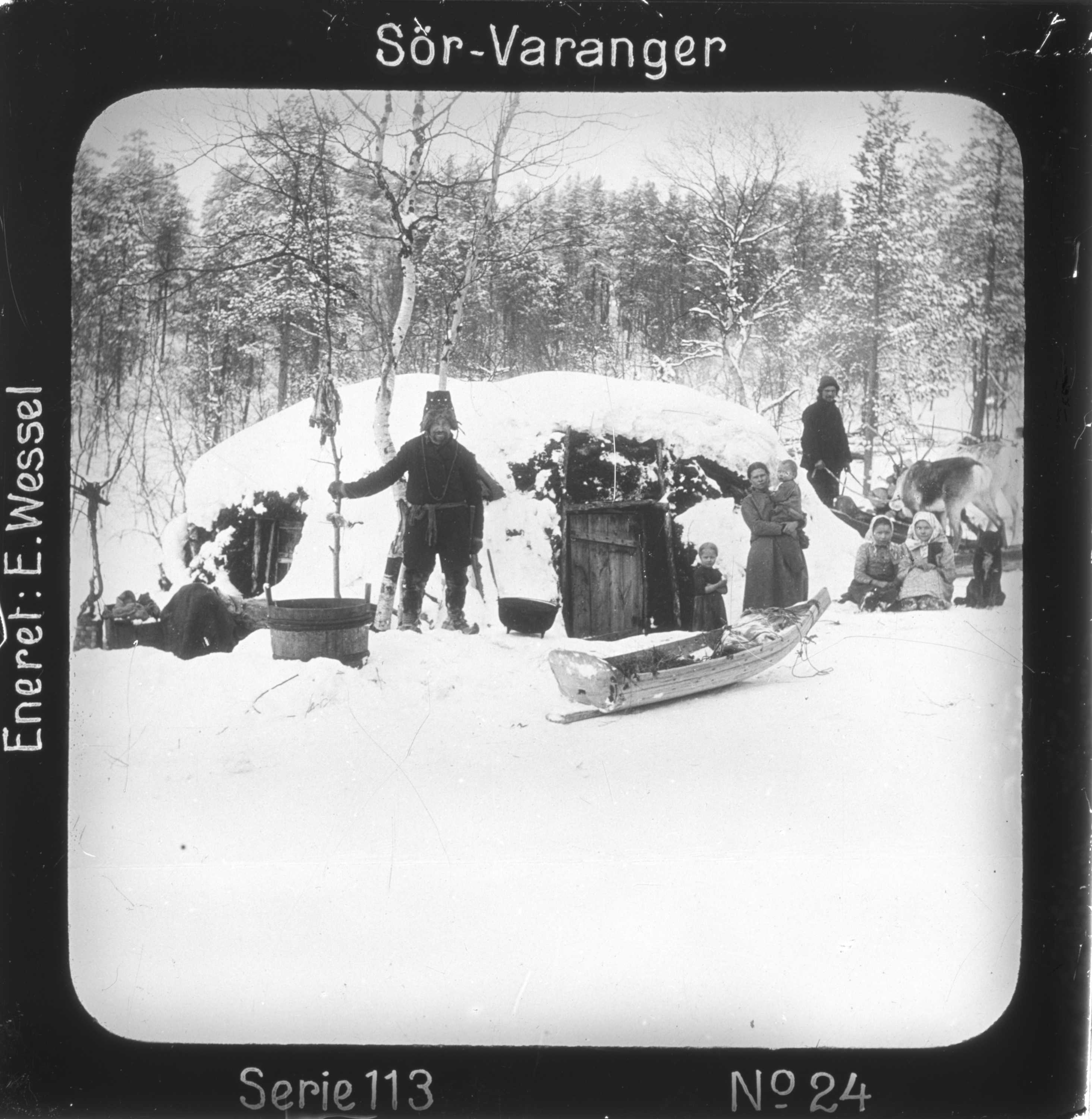 File Torvgamme I Pasvikdalen Naer Mannikkofoss Sor Varanger Finnmark Mannen T V Norsk Folkemuseum Nf 155 023 Jpg Wikimedia Commons