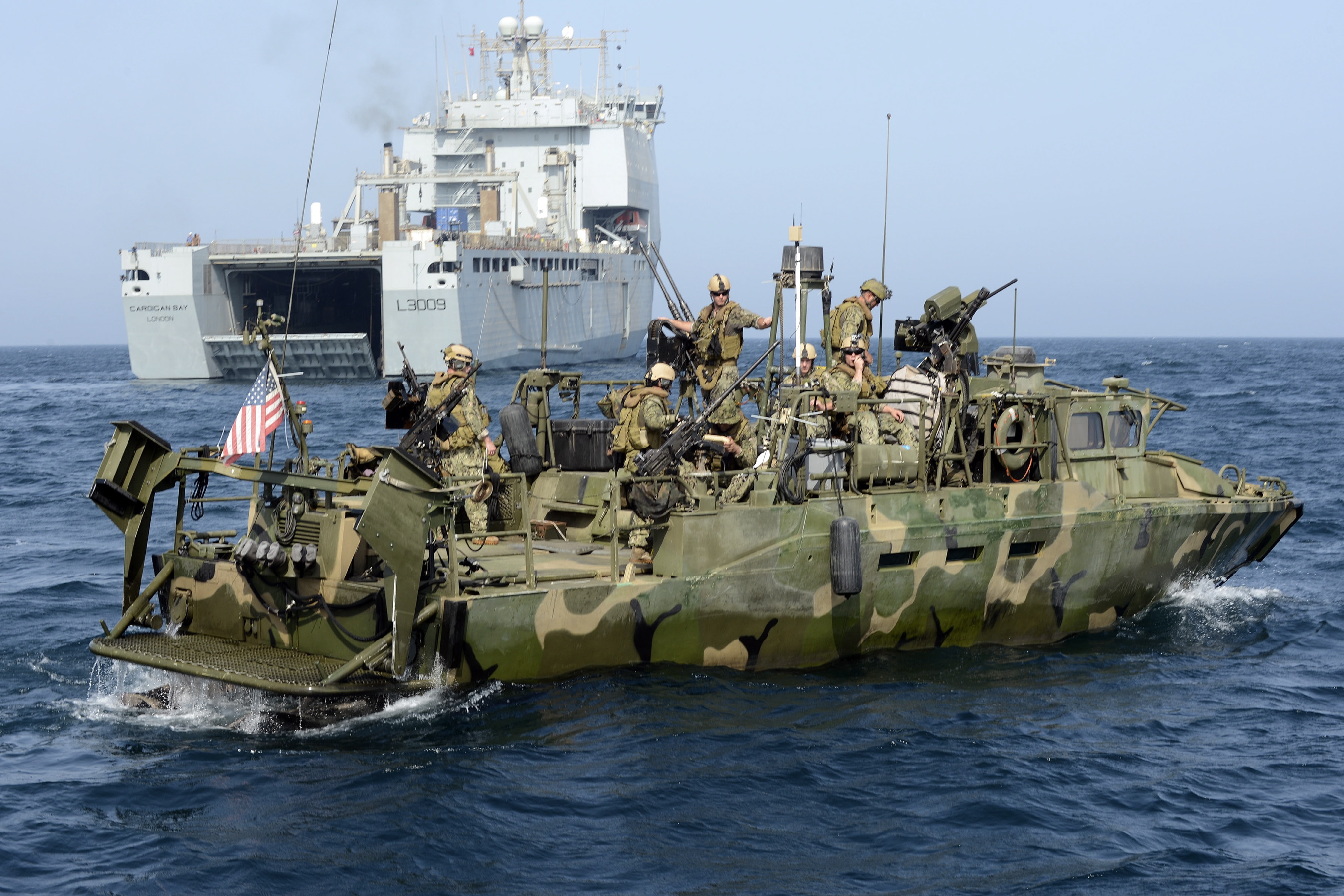 FileUS Riverine Command Boat with RFA Cardigan Bay MOD 45154444.jpg