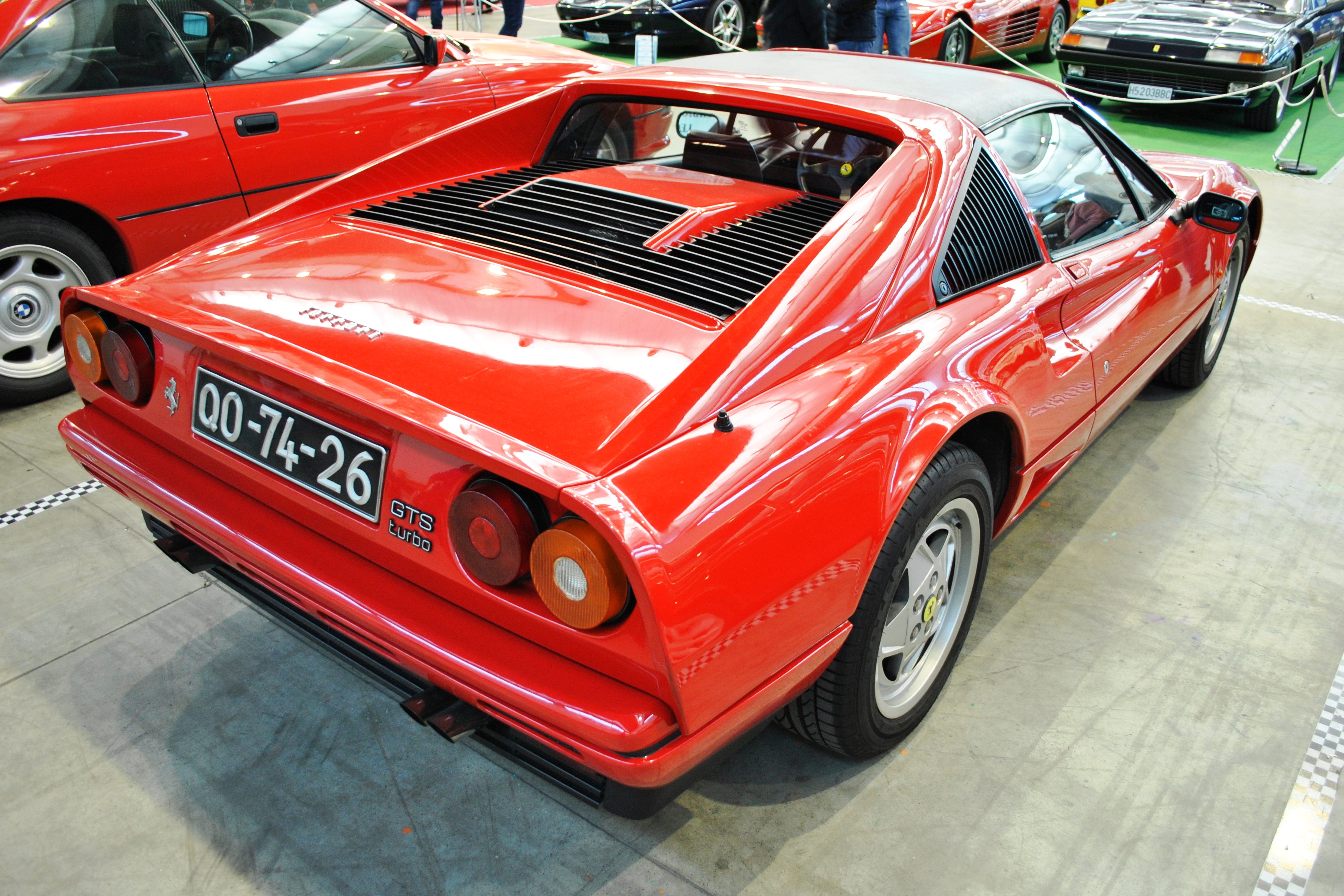 V_Retro_Auto%26Moto_Galicia%2C_Ferrari_208_GTS_Turbo%2C_1988