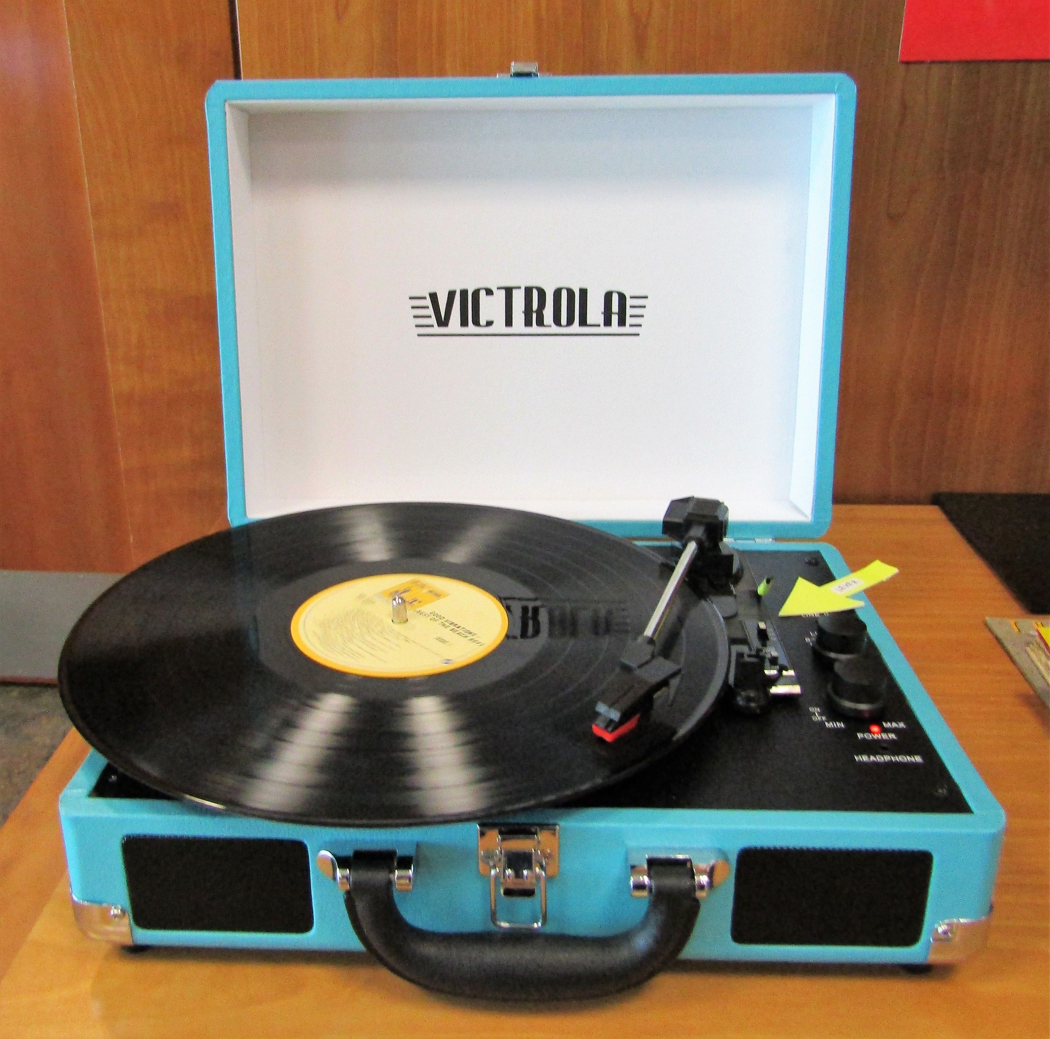 File:Victrola record player (41039492255).jpg - Wikimedia Commons