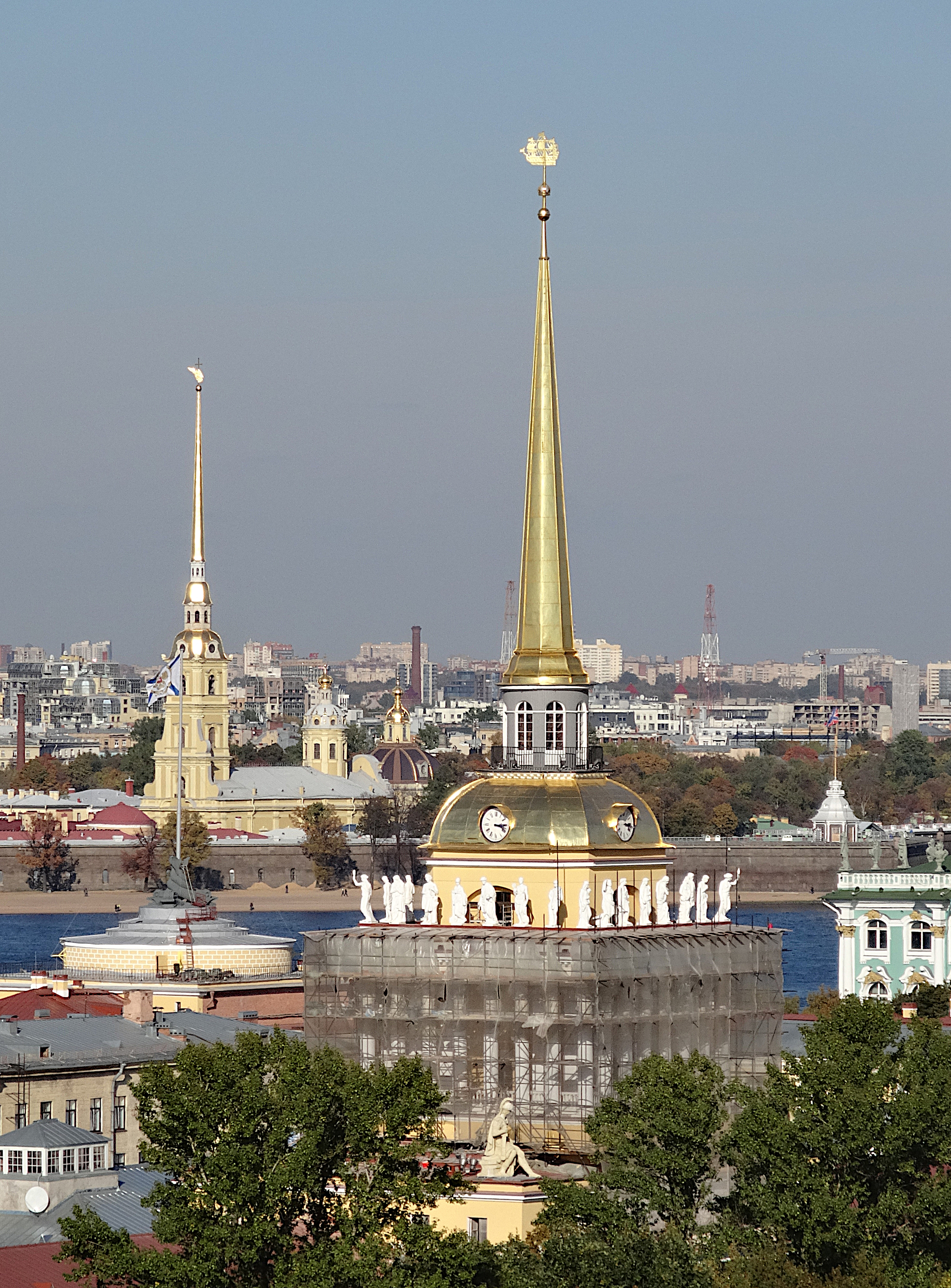 Шпиль Адмиралтейства в Санкт-Петербурге