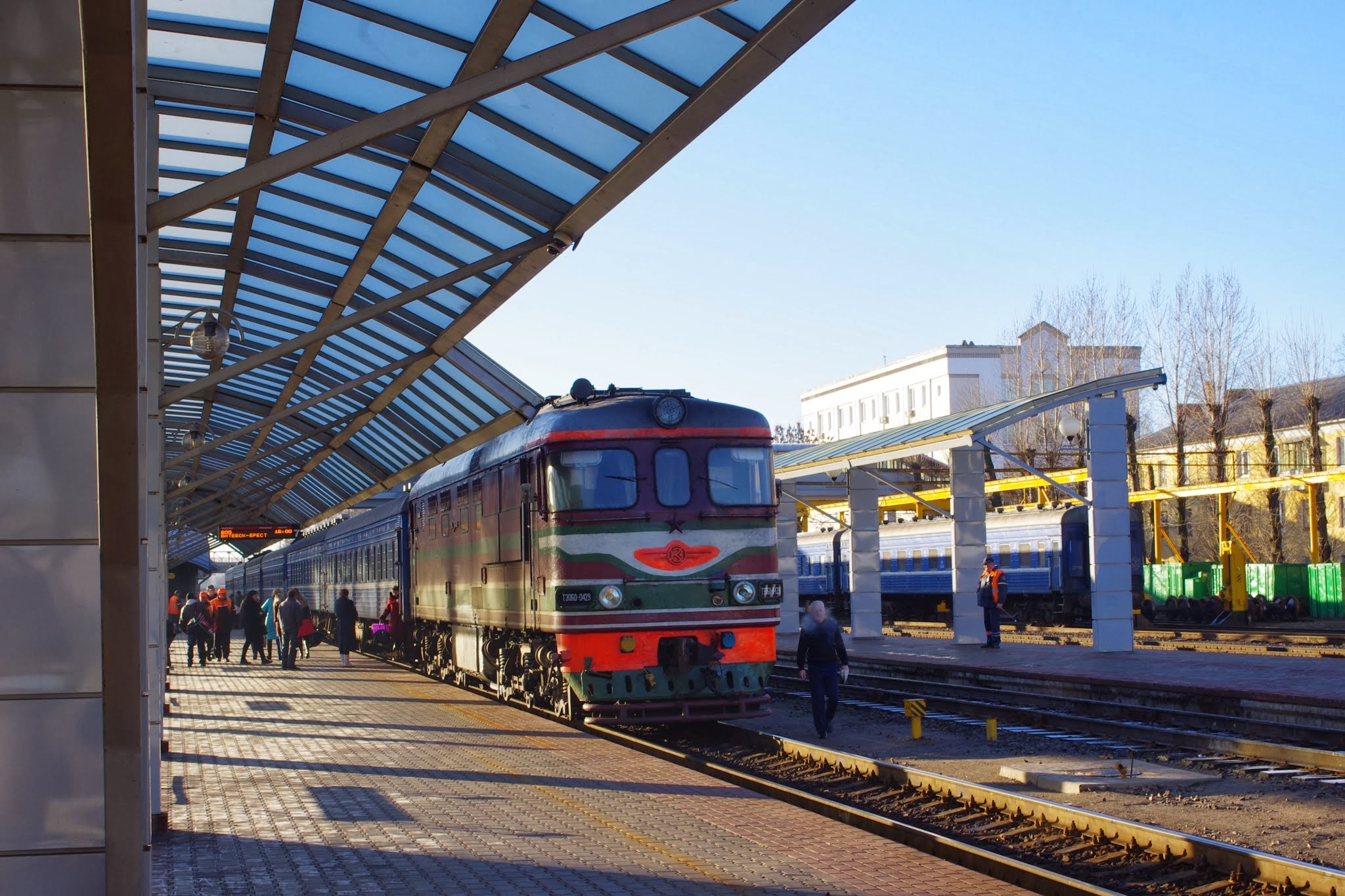 Жд поезда москва минск. Витебск пассажирский вокзал. Минский Железнодорожный вокзал, Беларусь, Минск. ЖД вокзал Минск. Вокзал в Минске Железнодорожный.