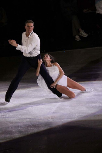 File:2009 Stars on Ice in Halifax - 7171A - Salé-Pelletier.jpg