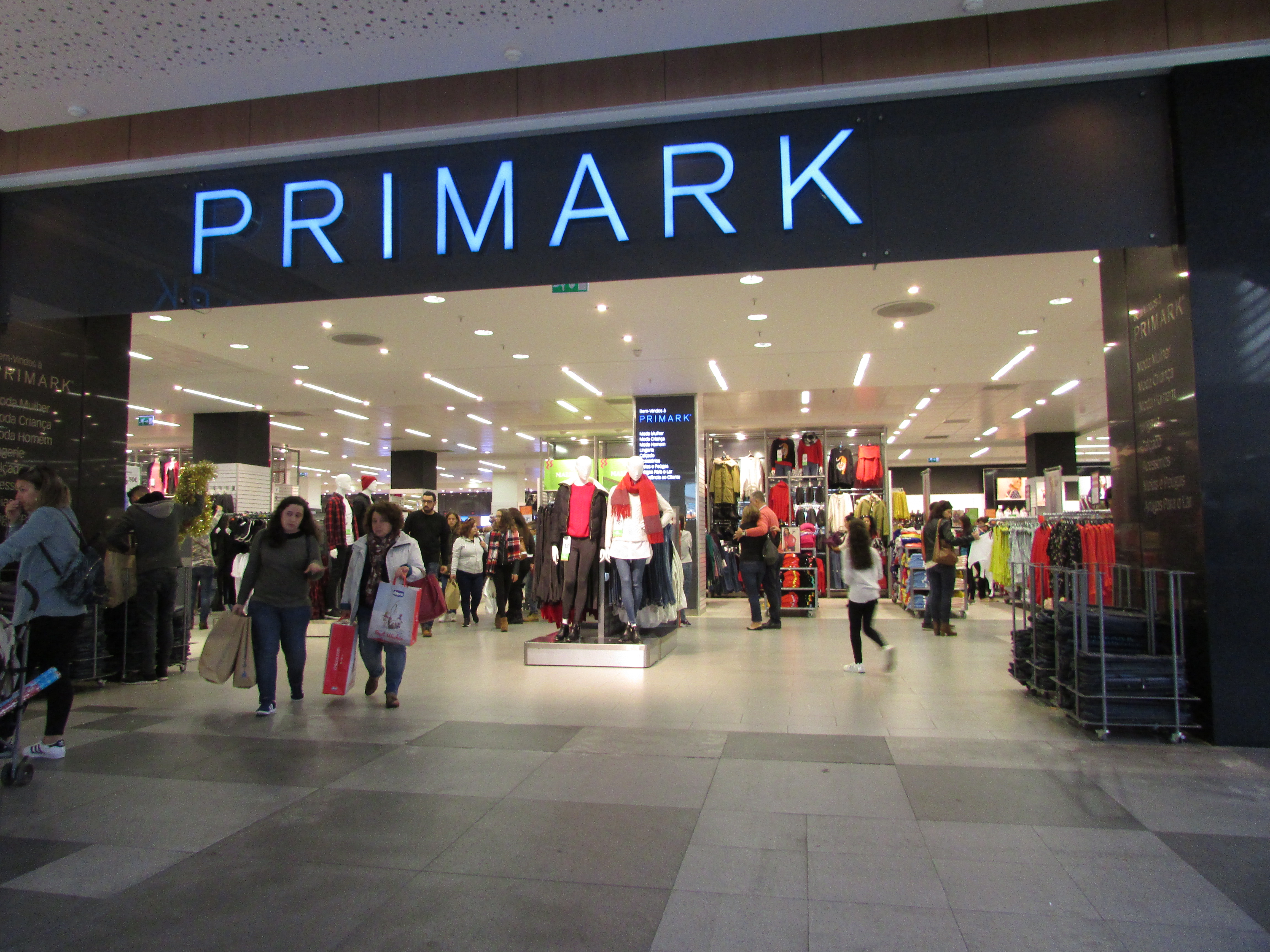 Já abriu em Braga a Primark da Polónia. Cadeia está a recrutar para nova  loja