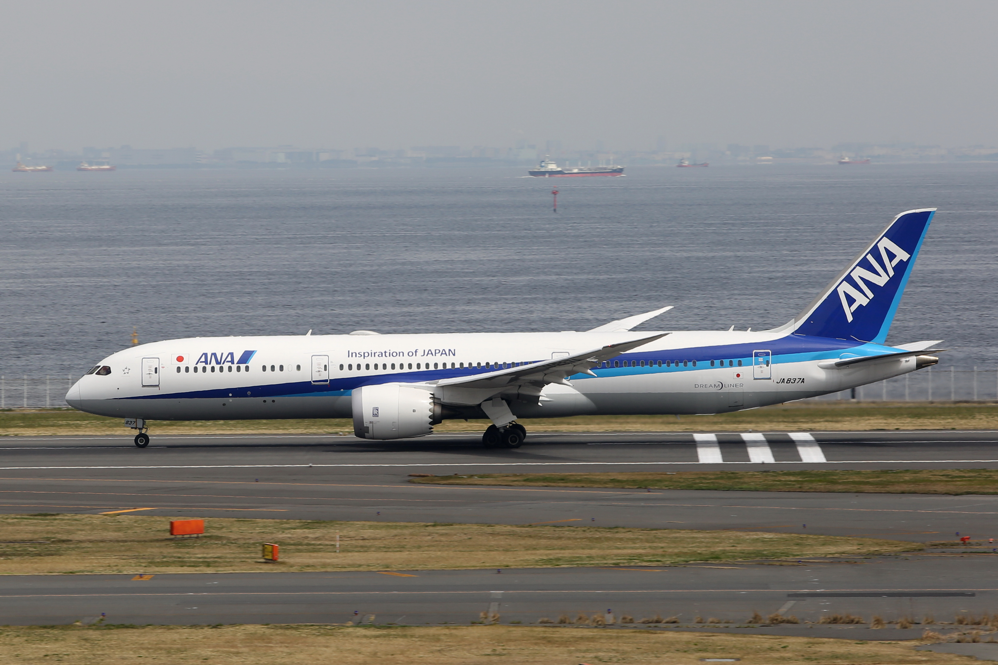 File:ANA B787-9 (JA837A) (26018047936).jpg - Wikimedia Commons