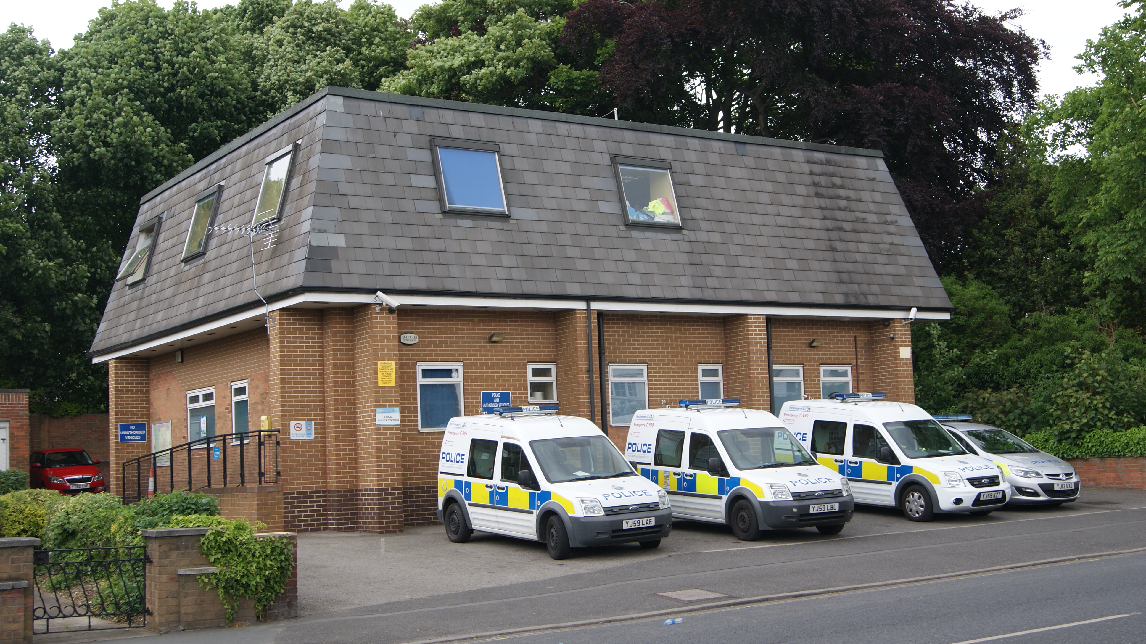 Police station. Small Police Station. Police Station uk. Полиция Найт Сити кабинет.