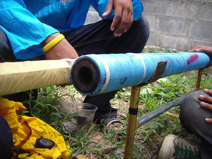 File:Bangfai Noi showing bong interior.jpg