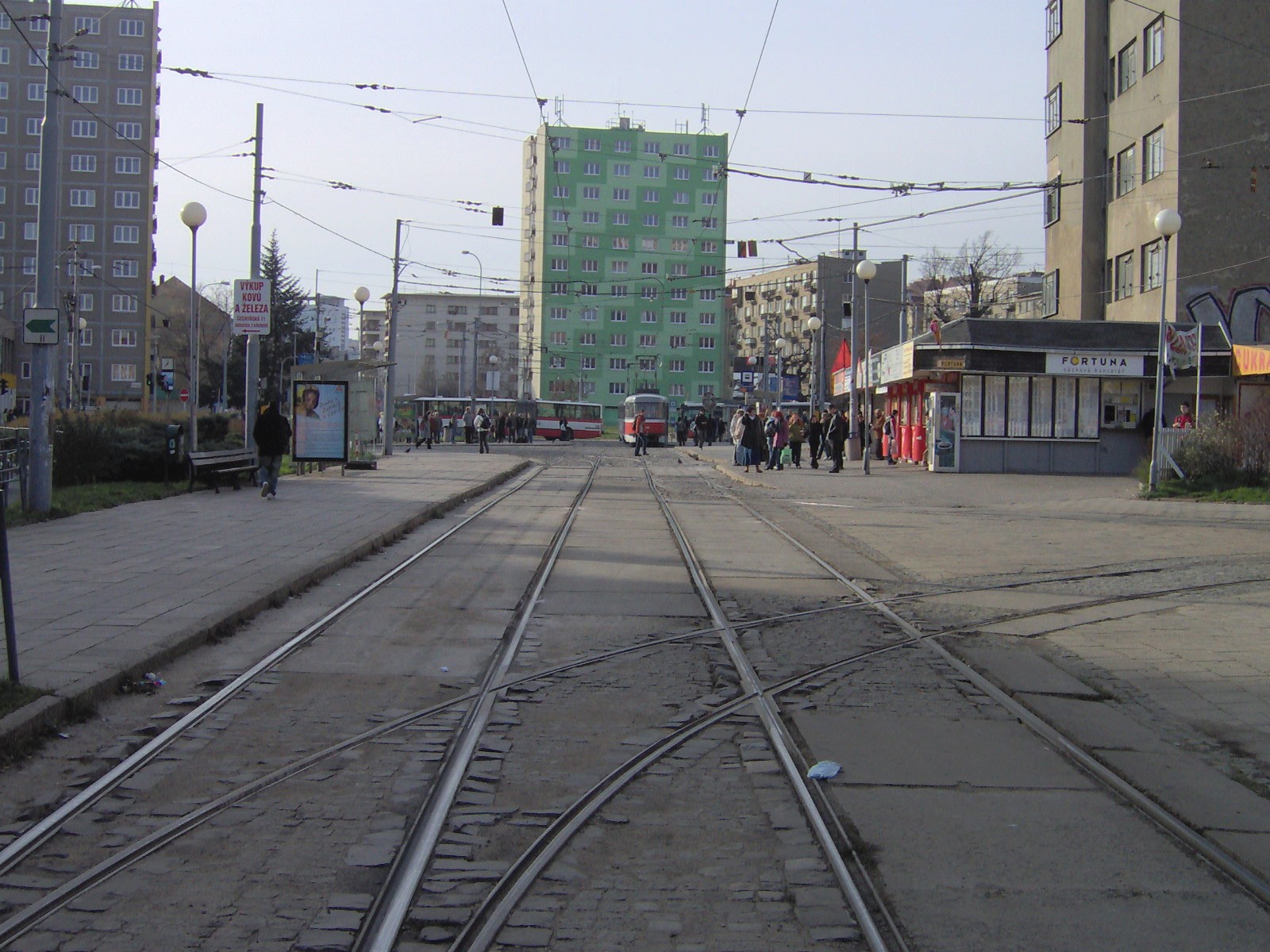 Soubor:Brno, Staré Brno, Mendlovo náměstí, trať(1).jpg – Wikipedie