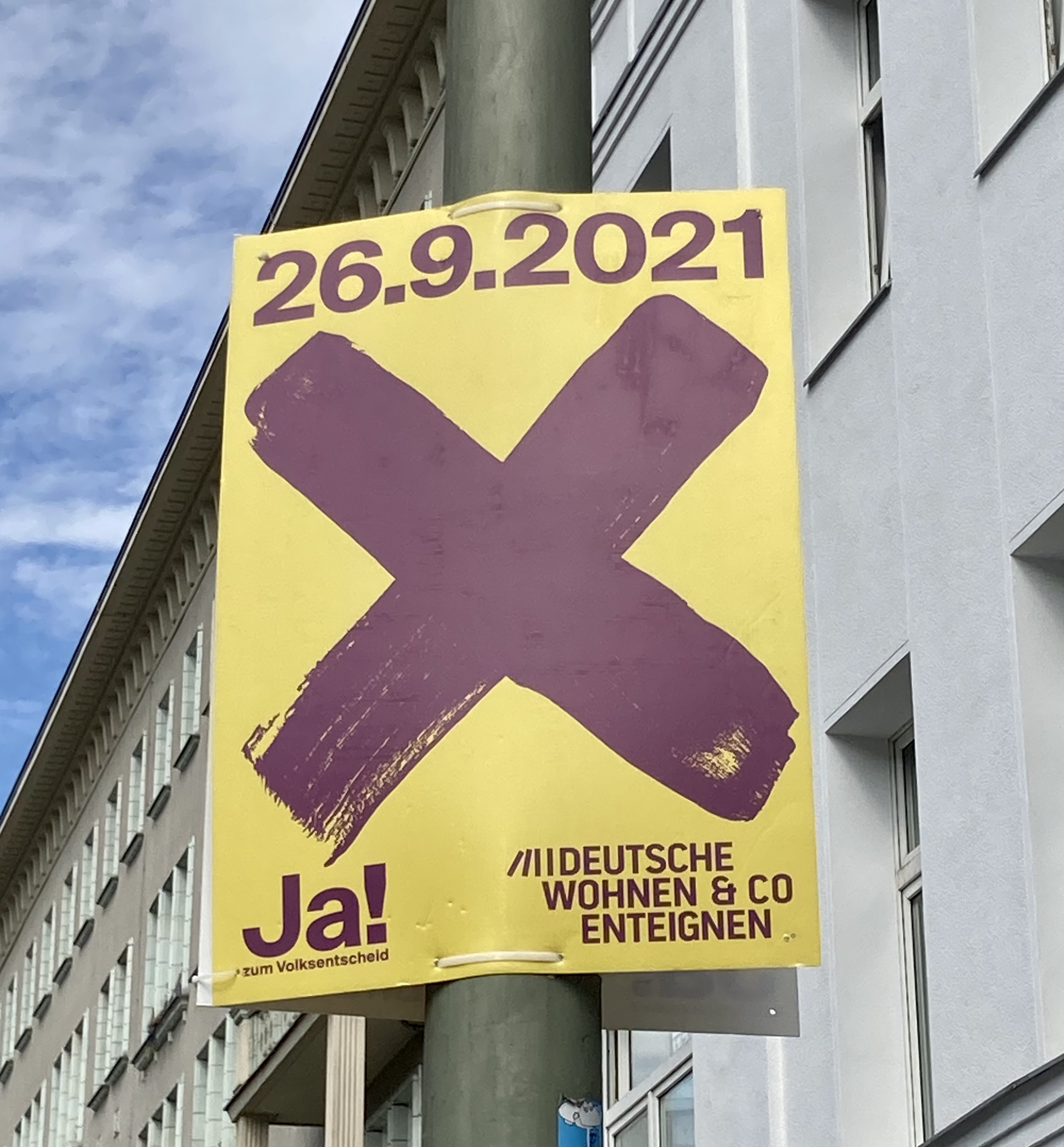 Datei:Campaign poster for the Deutsche Wohnen & Co. enteignen poster.jpg –  Wikipedia