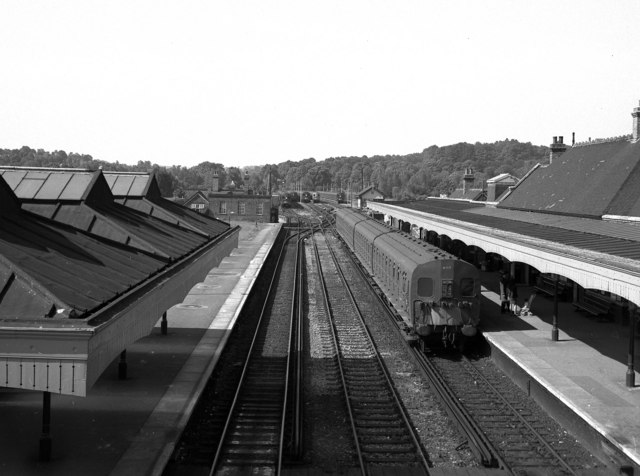 File:Coulsdon North Railway Station 2.jpg