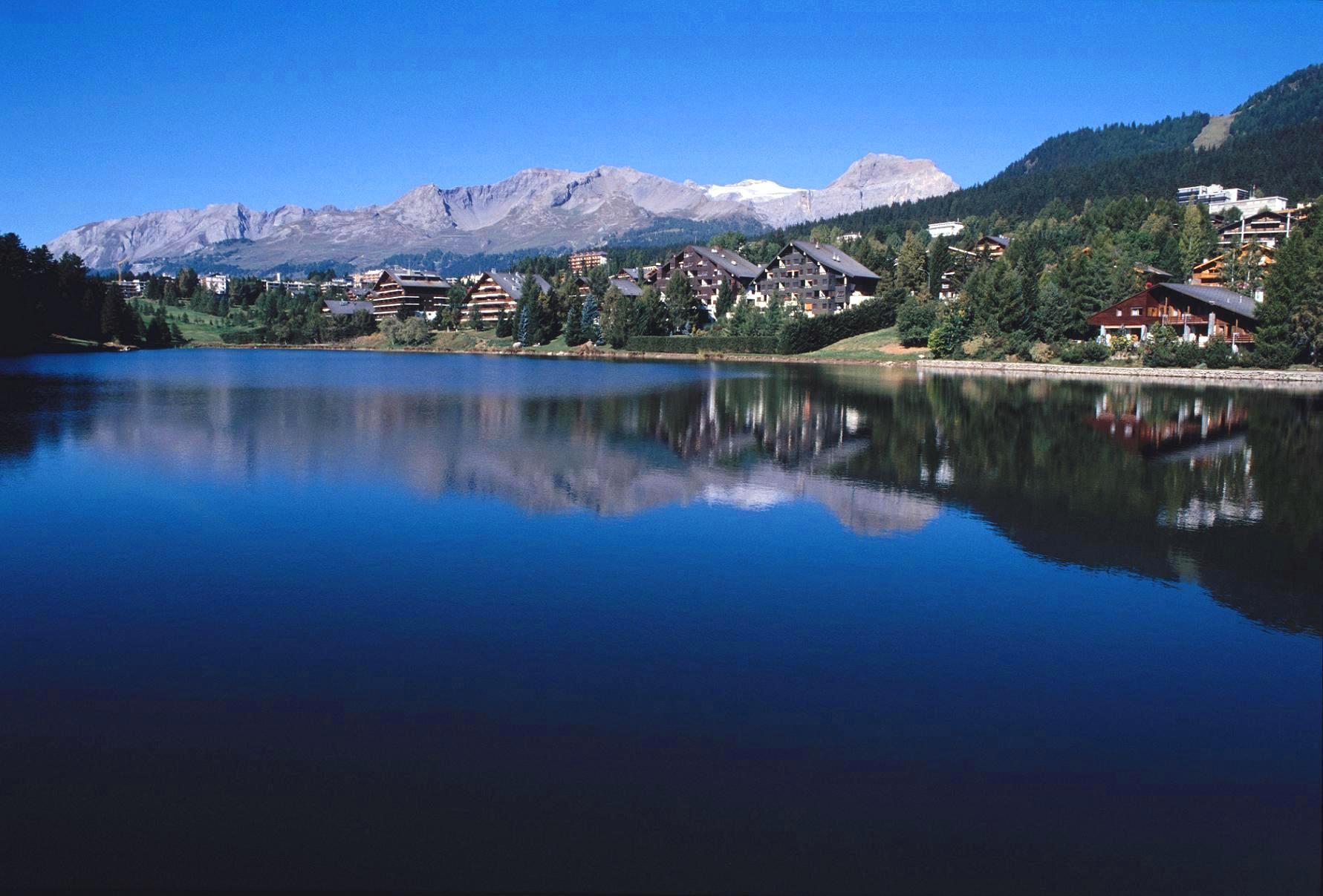 Кран монтана швейцария. Crans Montana Швейцария. Штат Монтана. Кран-Монтана. Штат Монтана Хелена.