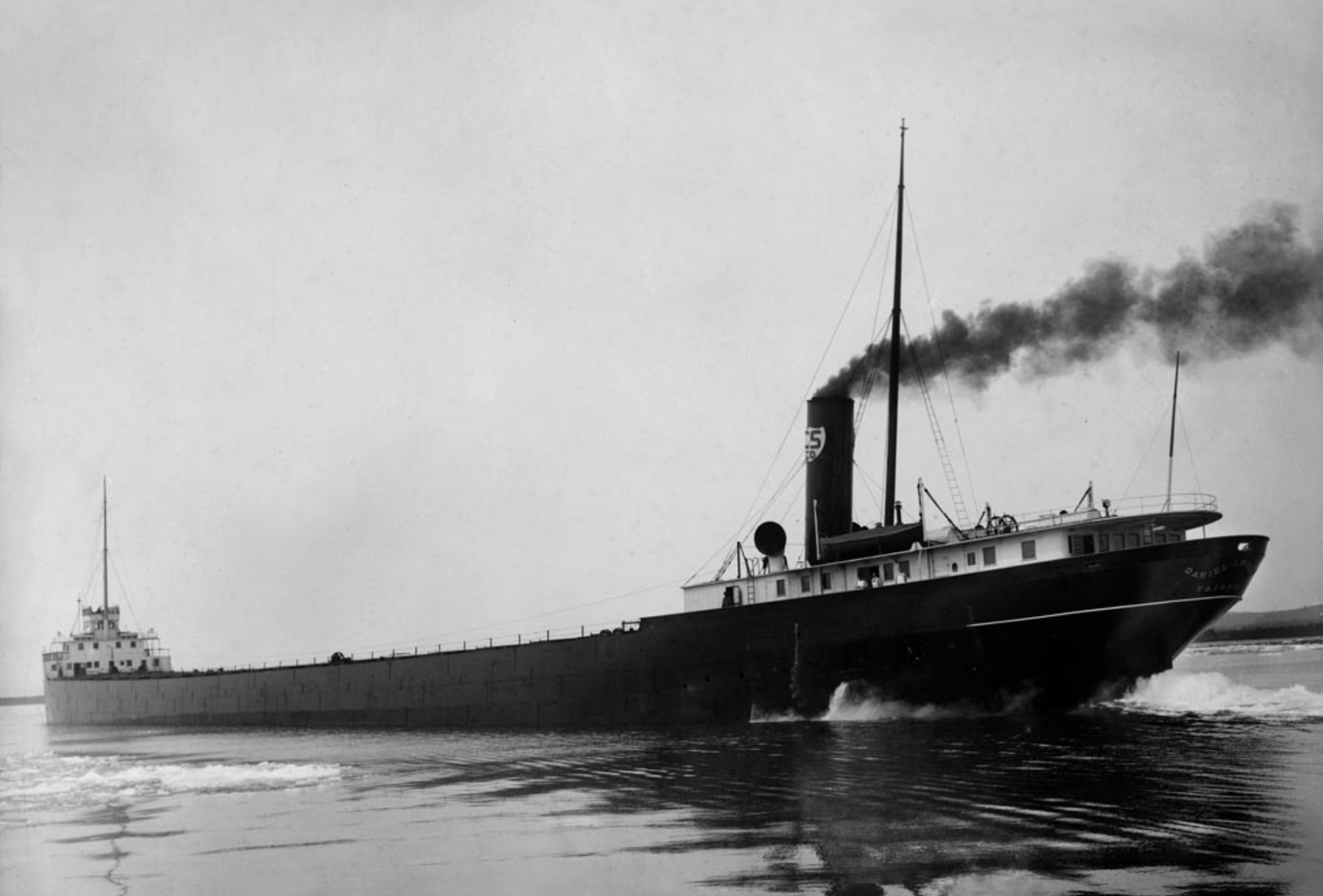 File Daniel J Morrell Showing Her Cambria Steamship Company Smokestack Jpg Wikipedia