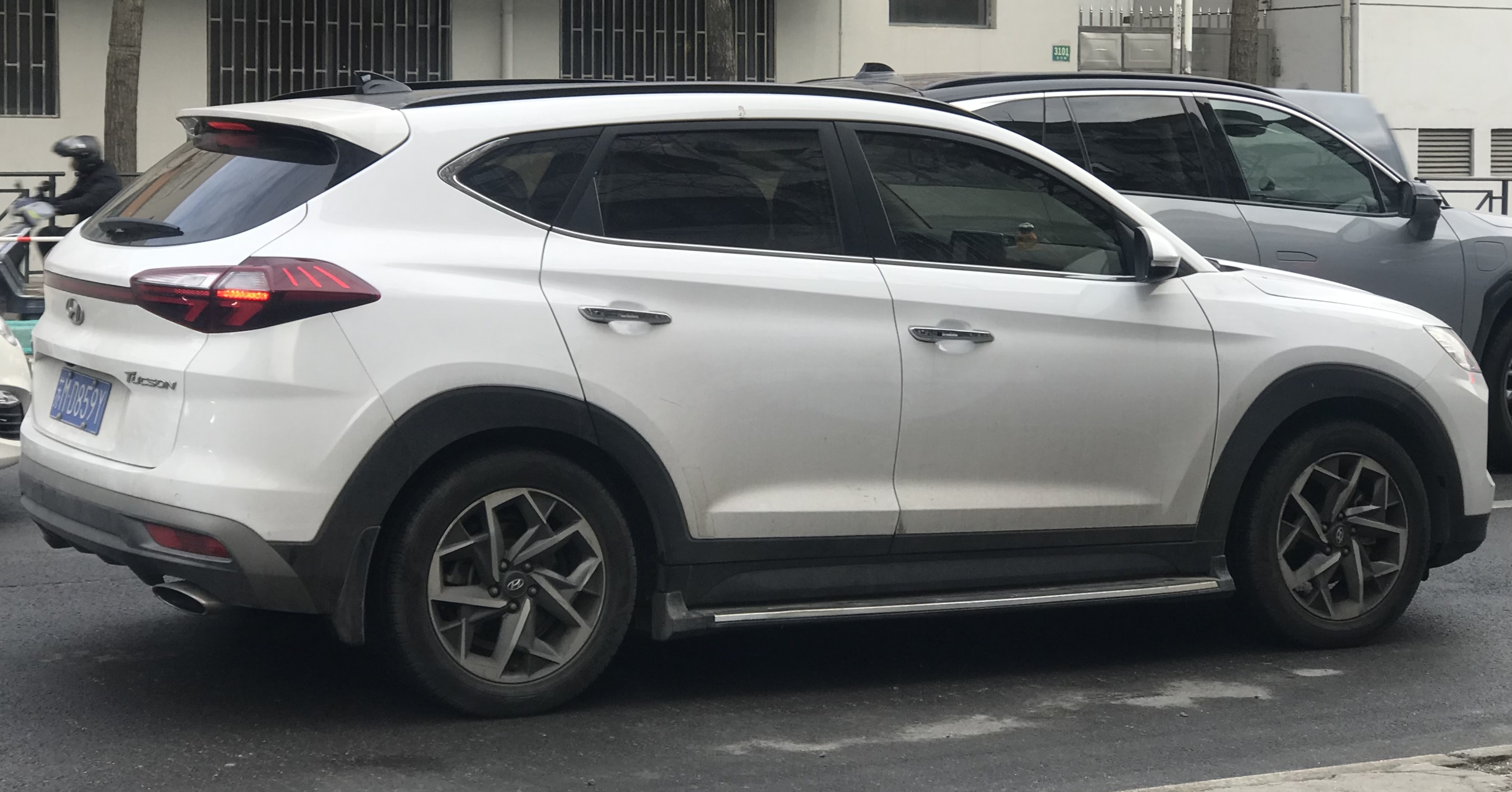 File:Hyundai Tucson Chinese facelift 005 (cropped).jpg - Wikipedia