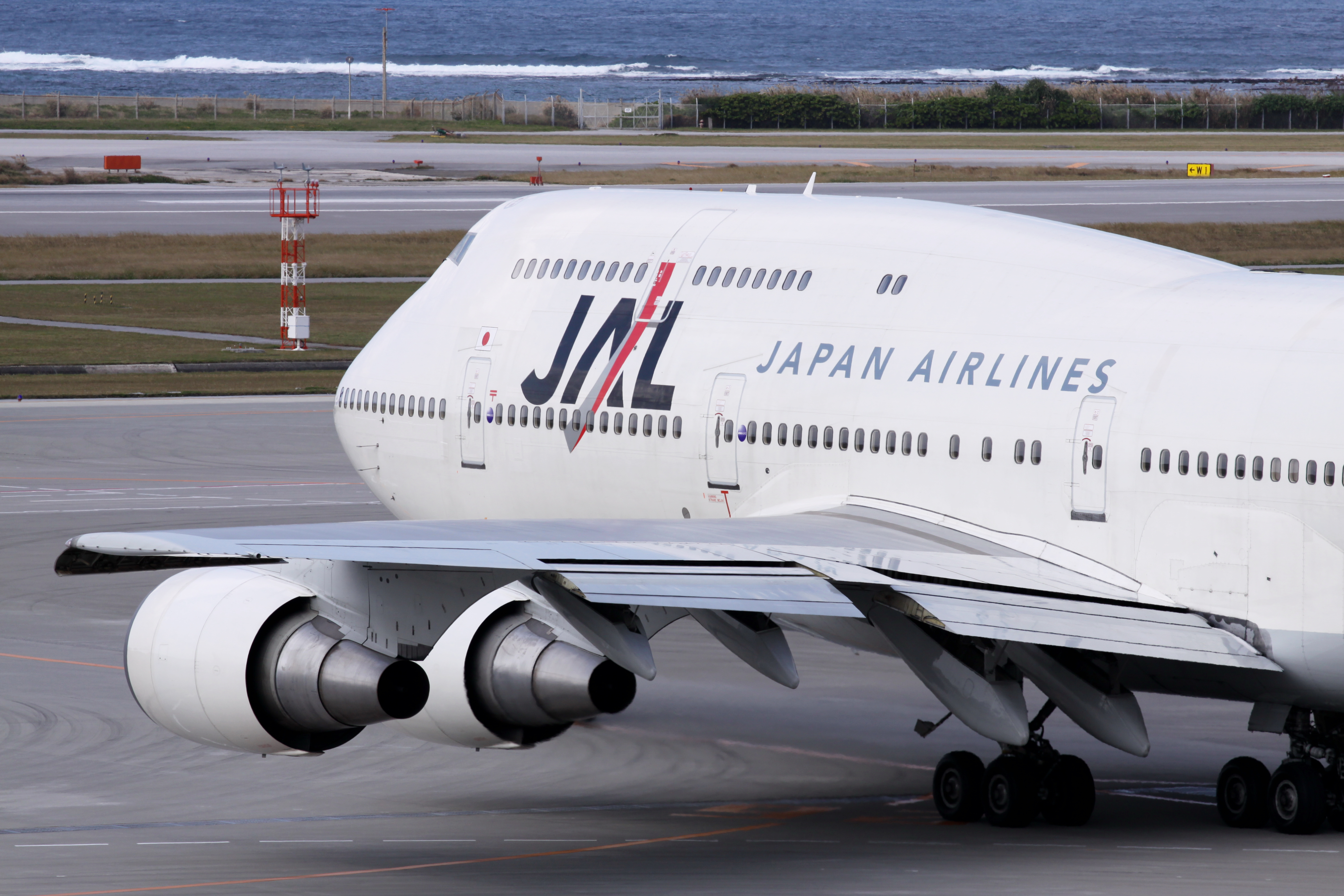 File:JAL B747-400D(JA8083) (4262937244).jpg - Wikimedia Commons