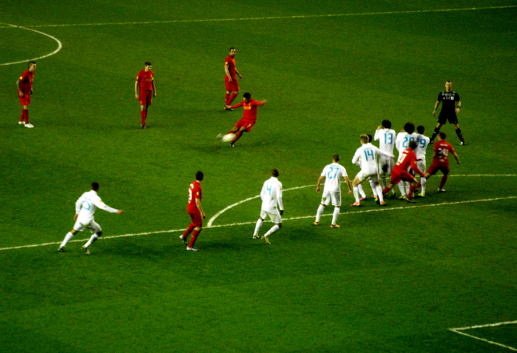 File:Luis Suarez free kick v Zenit.jpg - Wikipedia