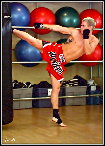 File:Muay Thai High kick.jpg