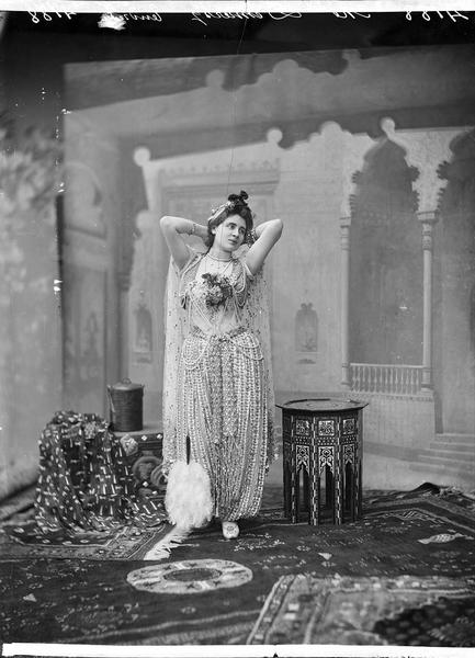 File:Nadar (Atelier) - Jane Demarsy as Almée 1892.jpg