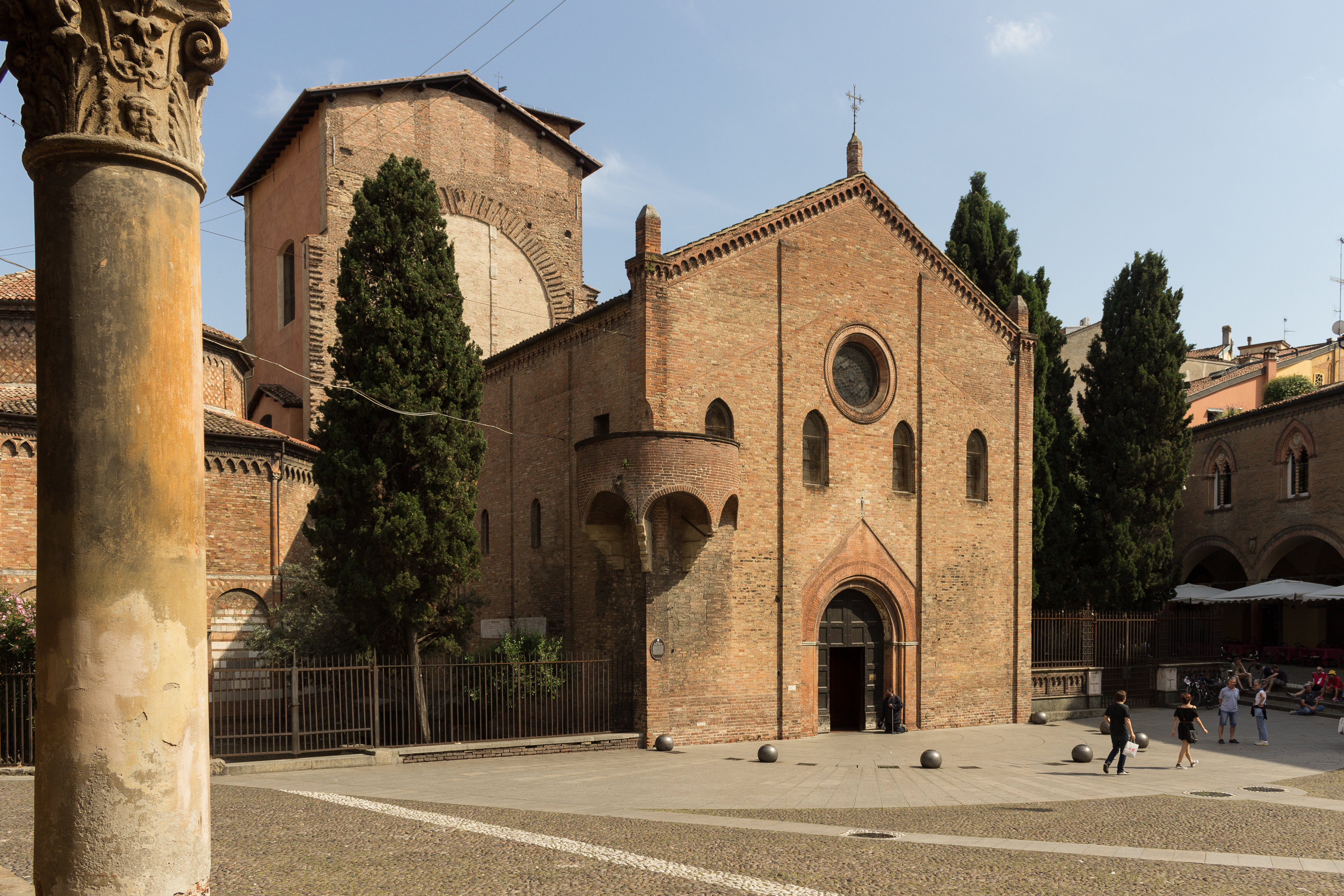 File Piazza Santo Stefano E Le Sette Chiese Jpg Wikimedia Commons