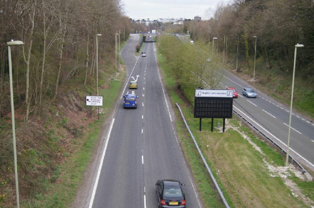 File:Ringway West - A340 - geograph.org.uk - 3429485.jpg