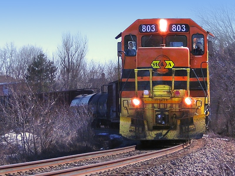 File:SLR 803 at Sherbrooke, Quebec, March 2010.jpg