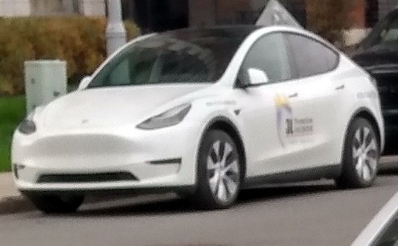 File:Tesla Model Eegrecque.jpg