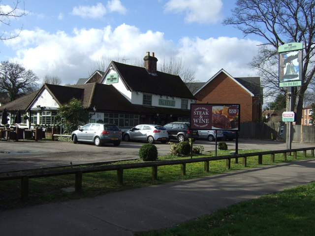 File:The Old Bell pub - geograph.org.uk - 3858695.jpg