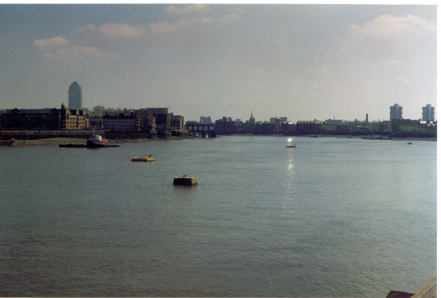 File:The Thames. - geograph.org.uk - 111473.jpg