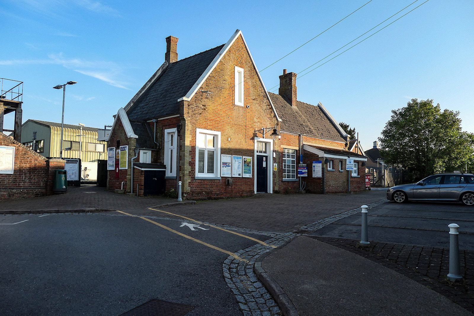 Totton railway station