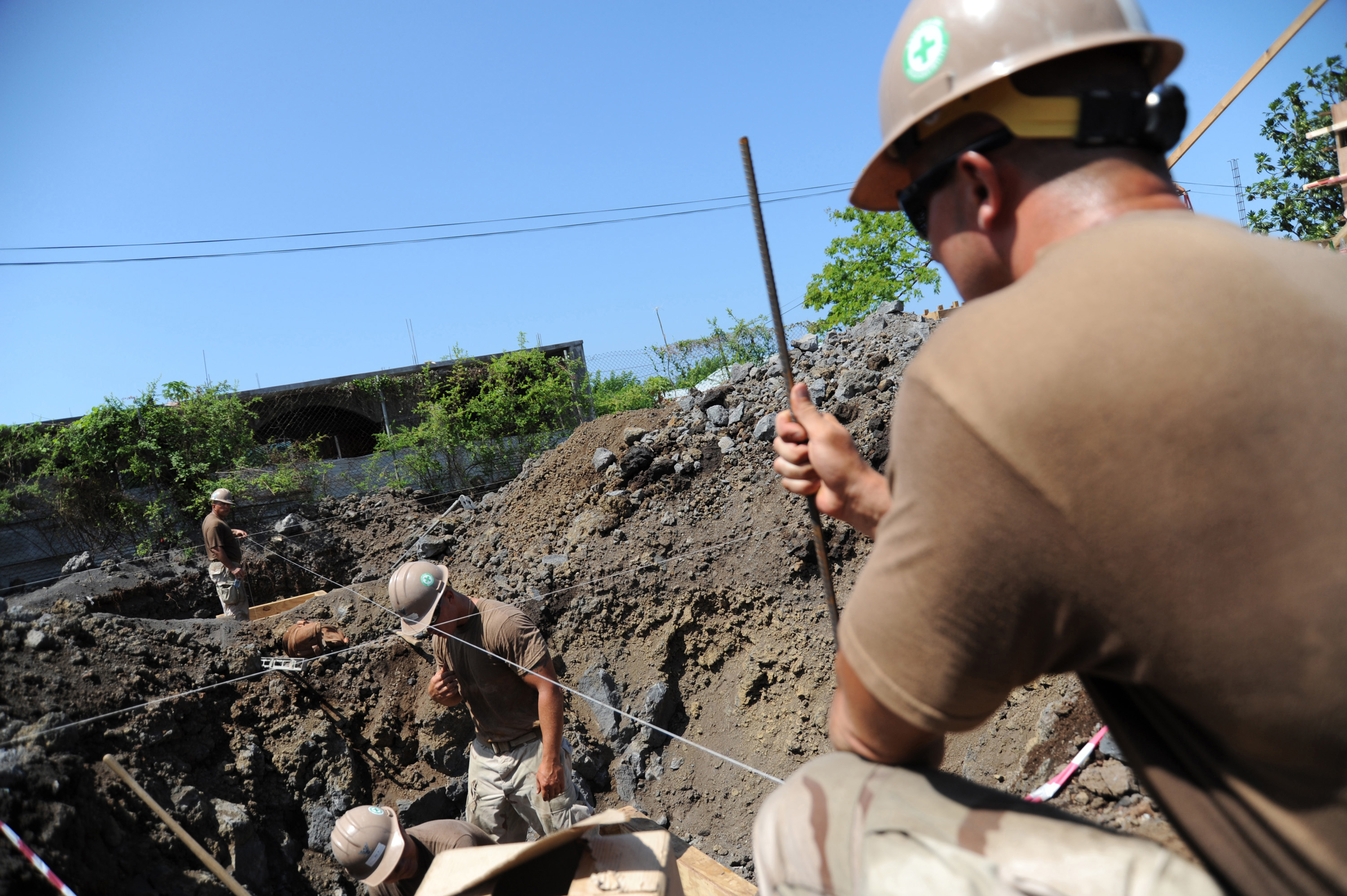 File:US Navy 091120-N-2420K-136 Constructionman Benjamin Kistner