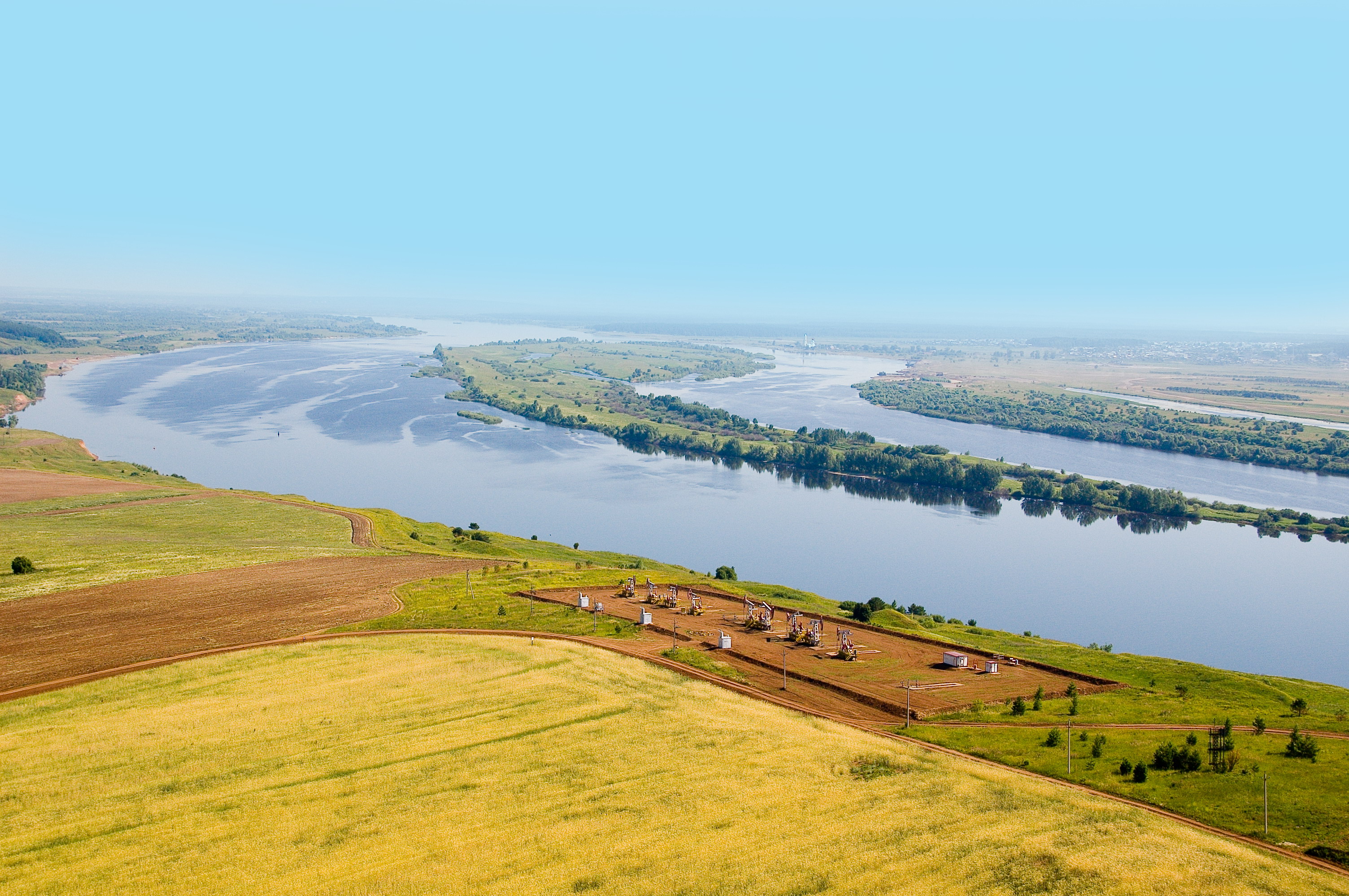 Виды на каму. Река Кама в Татарстане. Река Кама в Удмуртии. Река Кама Татарстан природа. Татарстан берегу реки Кама.