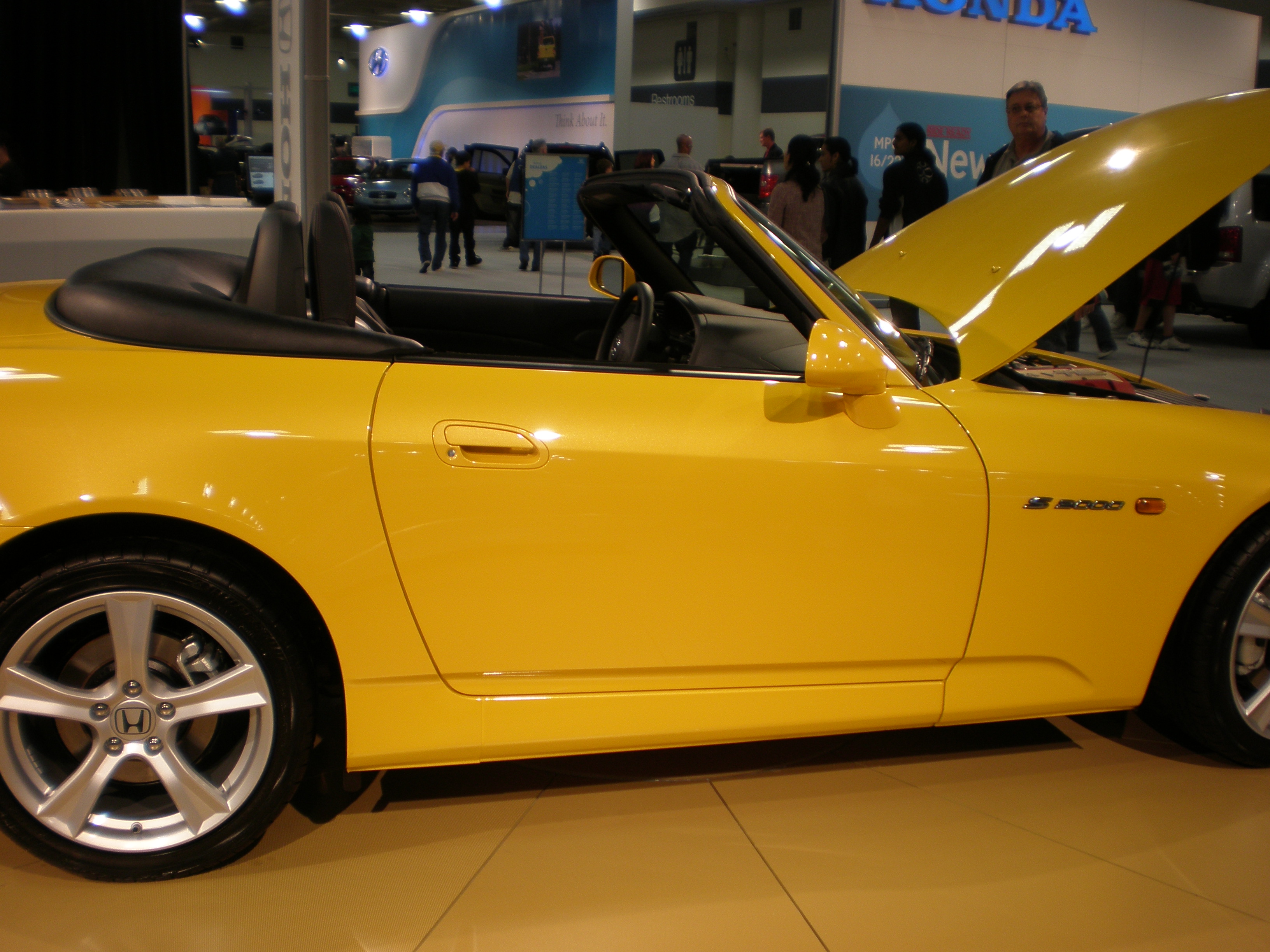 Honda s2000 желтая