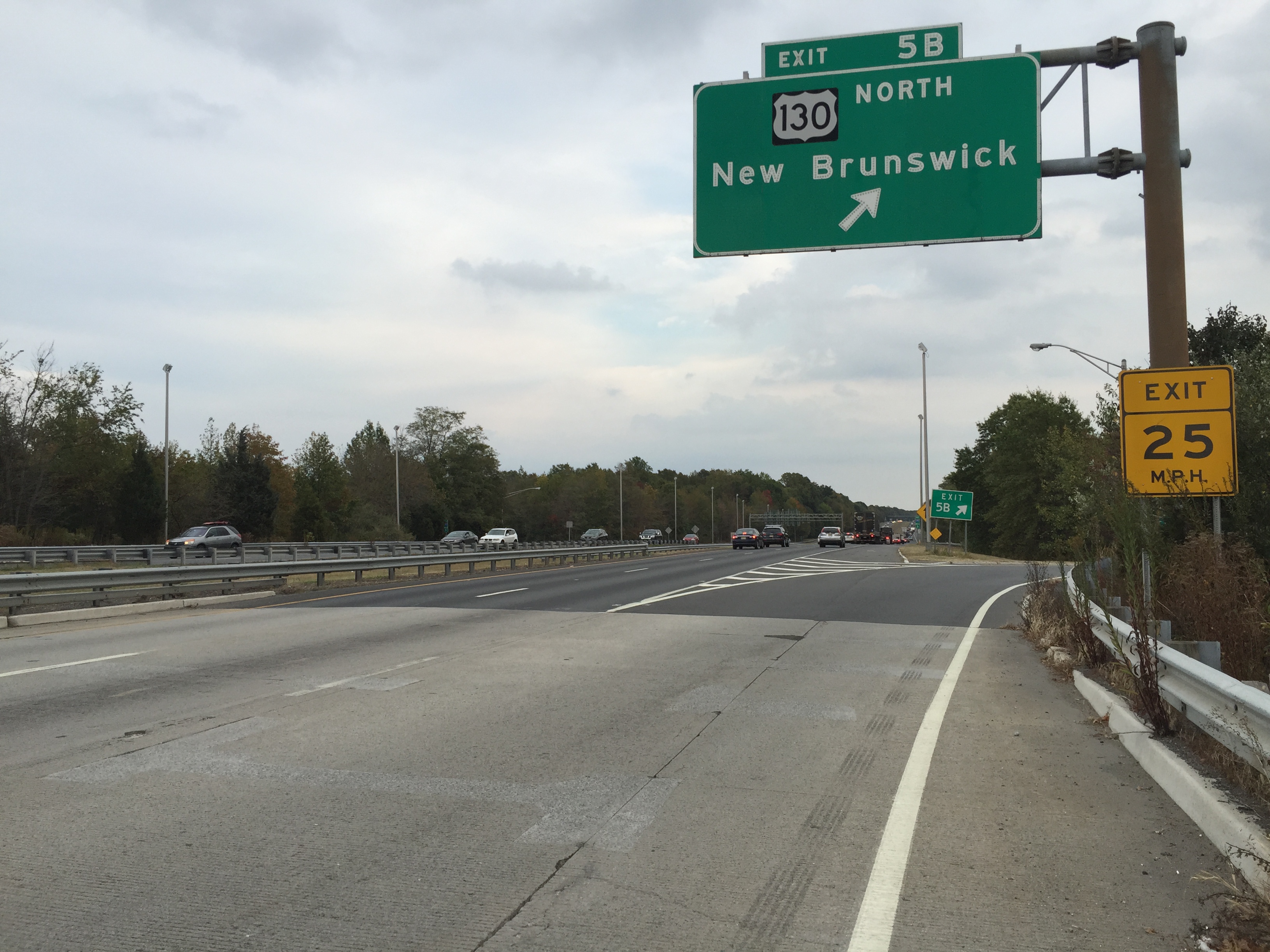 File 17 10 06 17 14 21 View East Along Interstate 195 Central Jersey Expressway At Exit 5b U S Route 130 North New Brunswick In Hamilton Township Mercer County New Jersey Jpg Wikimedia Commons