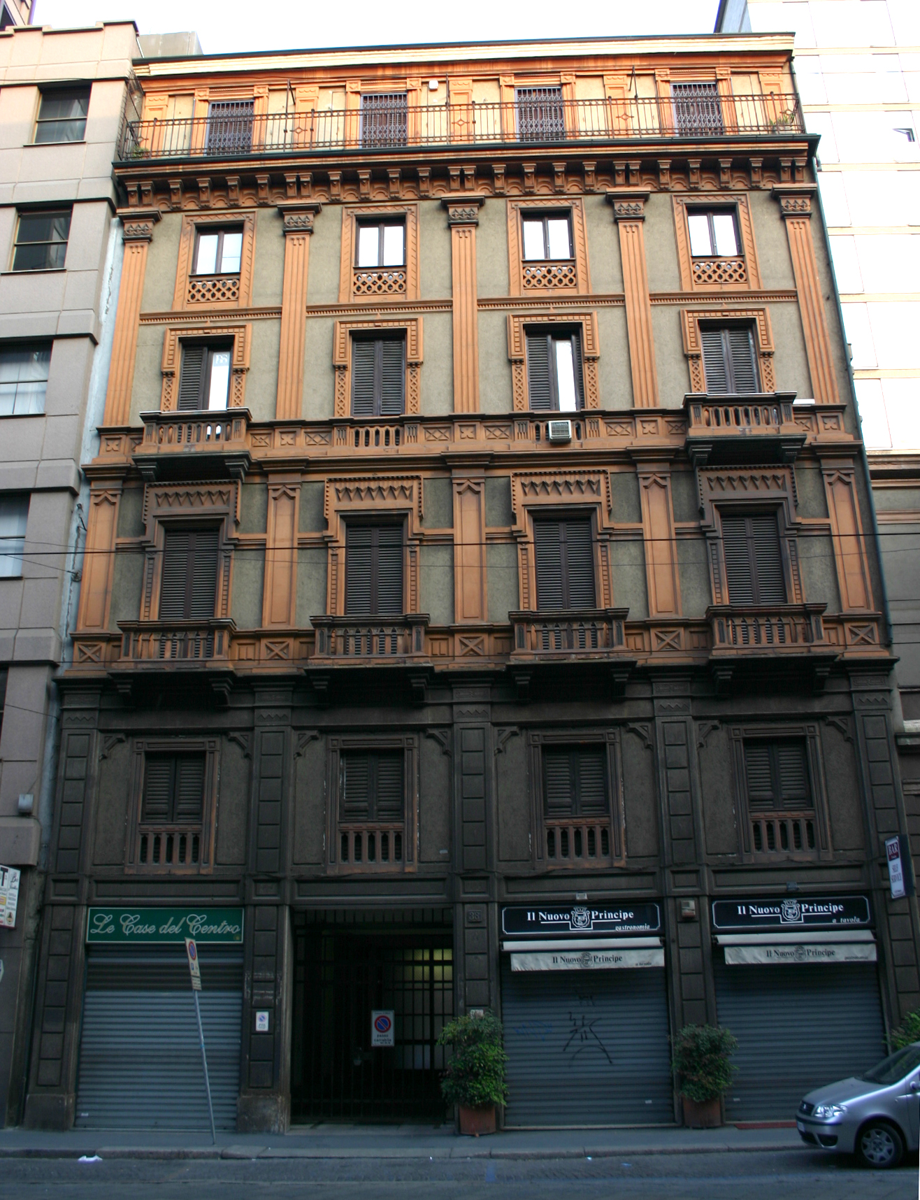 File:9529 - Milano - Edificio eclettico in via Turati 38 - Foto Giovanni  Dall'Orto - 22-Apr-2007.jpg - Wikipedia