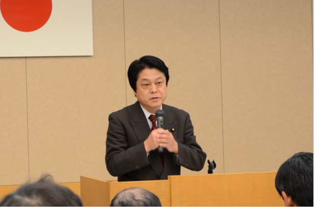 File:Akira Uchiyama 20110420 2.jpg