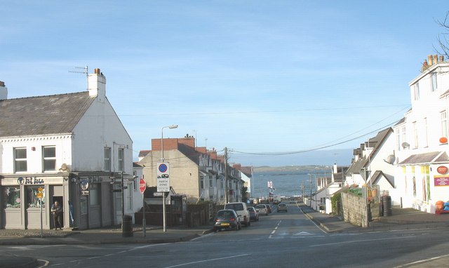 File:Beach Road, Rhosneigr - geograph.org.uk - 1045177.jpg